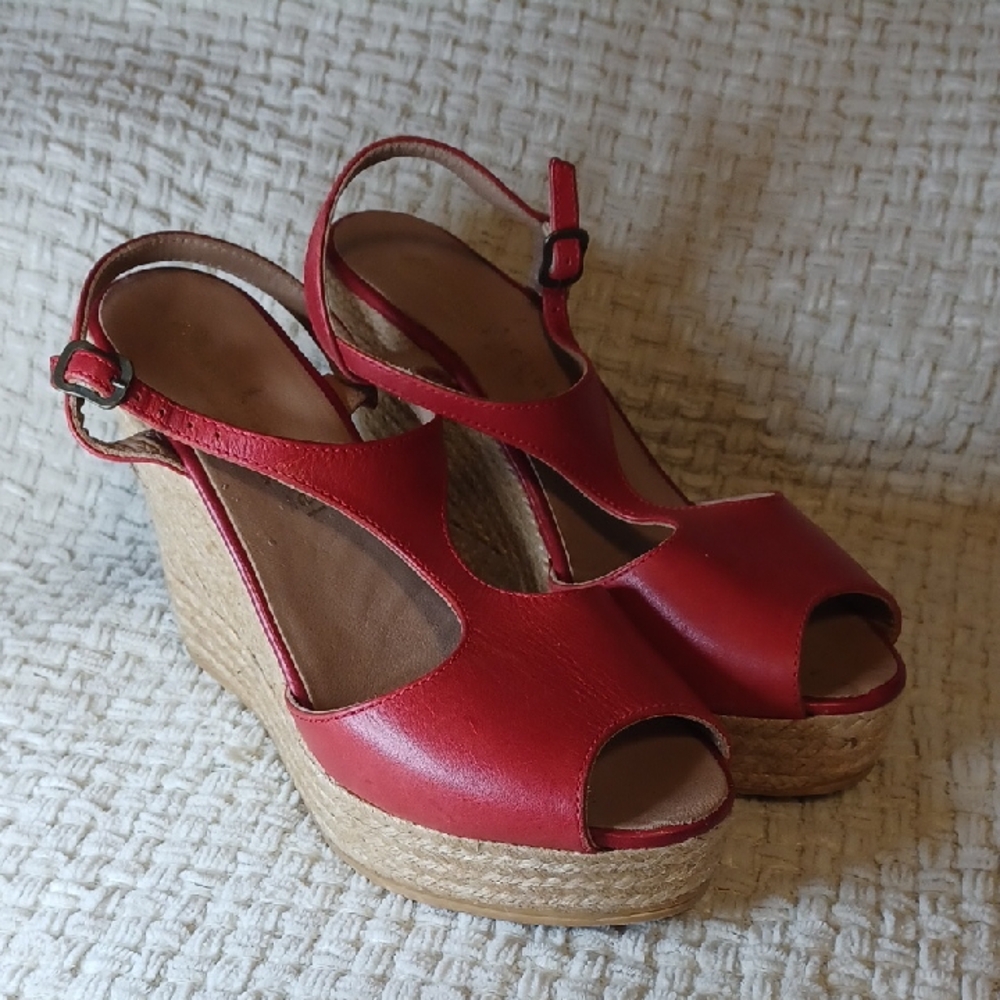 Eric Michael Red Wedge ♥️